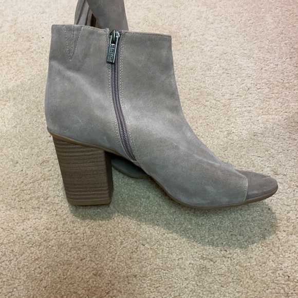 kenneth cole reaction fringe open toed heel - Picture 2 of 4